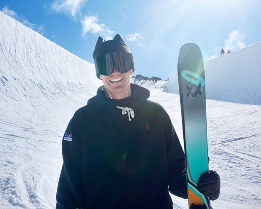 Sam Baumgartner über "Sam's Fleece Beanie" und seine Freeski Karriere