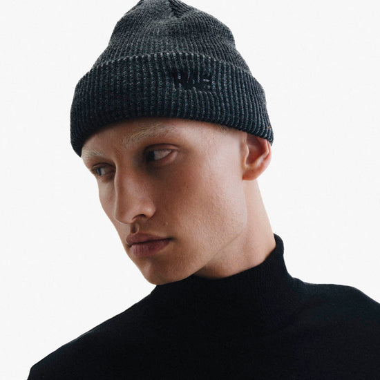 Graue Beanie von HAE