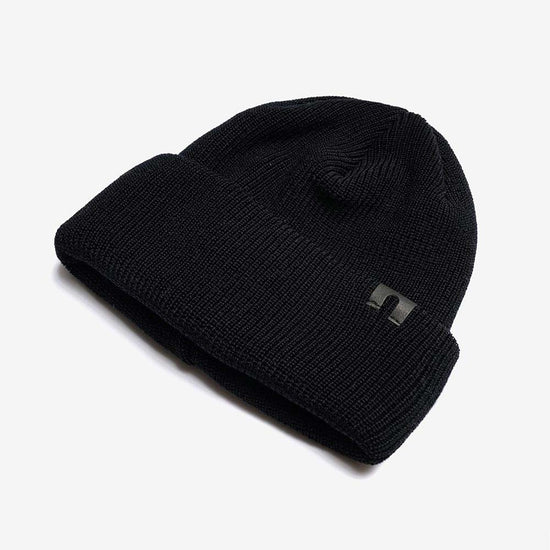 Purist Mütze von HAE in Schwarz als Seitenansicht
