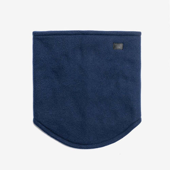 Den Neckwarmer gibt es auch in einem schönen Navy