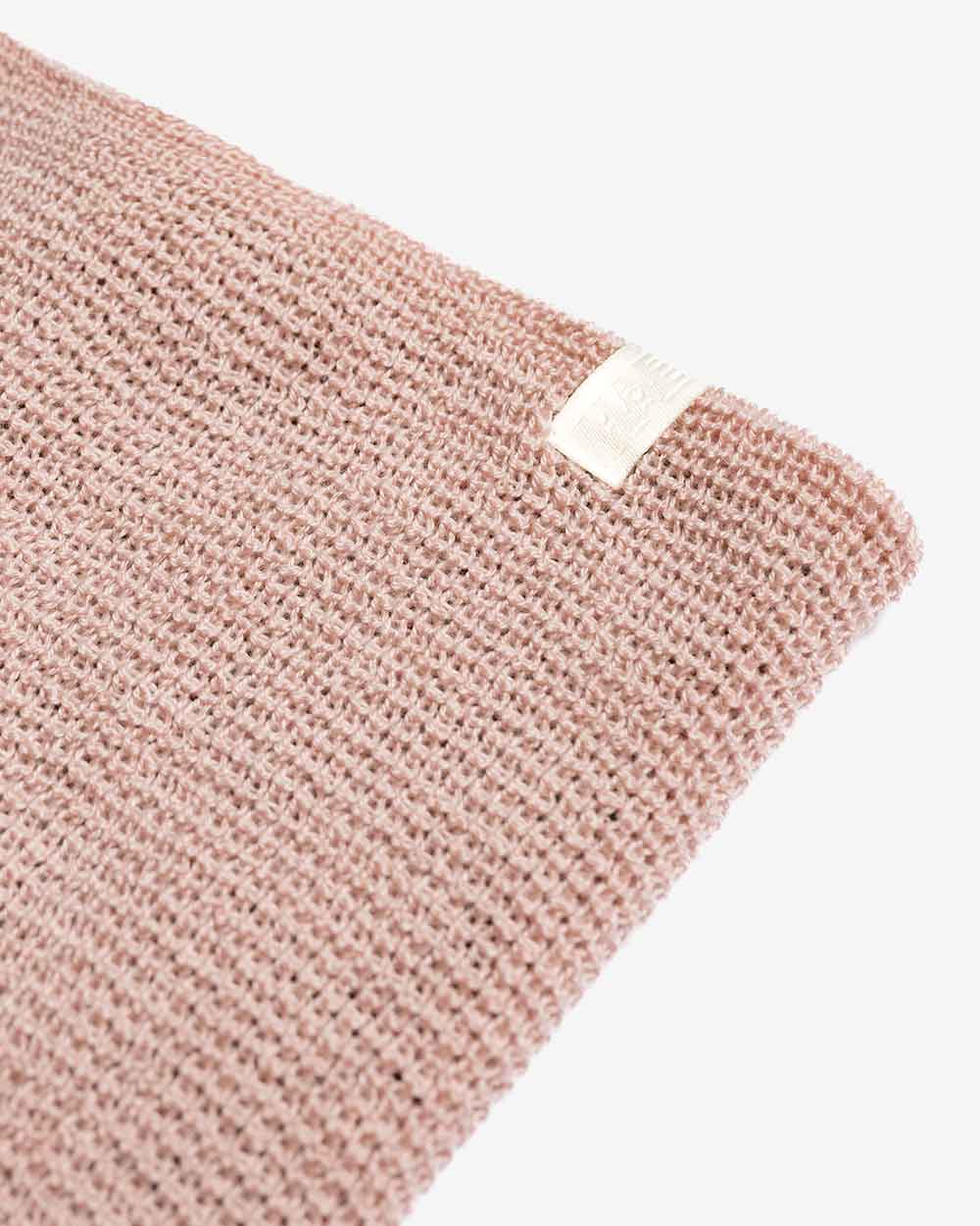 Detailansicht vom Woven Label in der Farbe Weiss