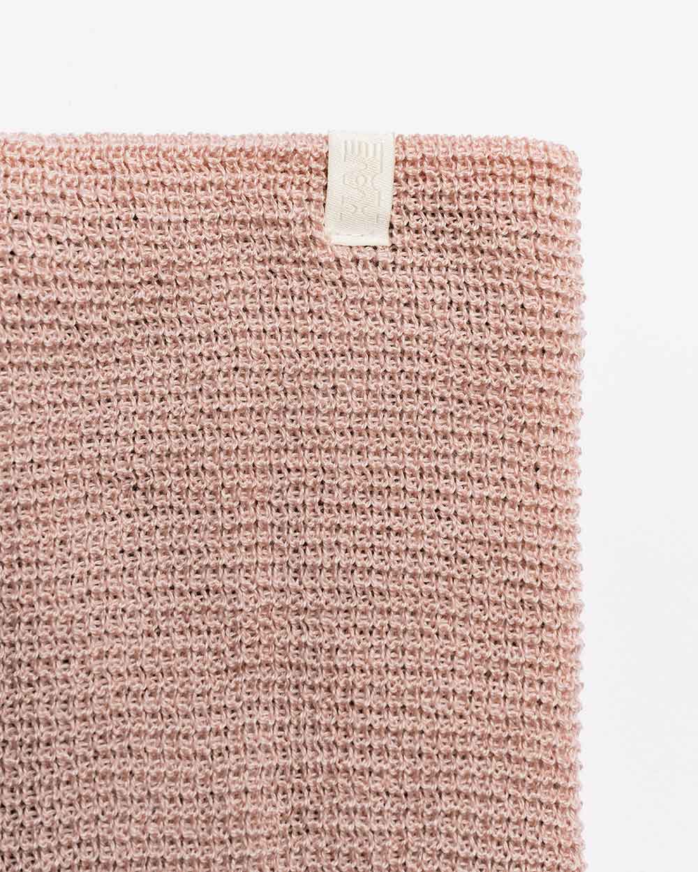Detailansicht vom Halsschlauch und vom Strickmuster