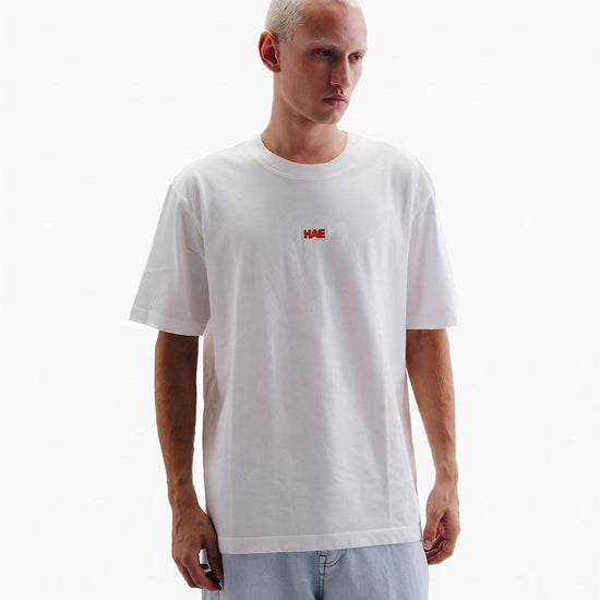 HAE Aprikose Shirt Vorderseite Model