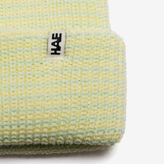 Detailansicht des Woven Labels der Peak Bagger Mütze