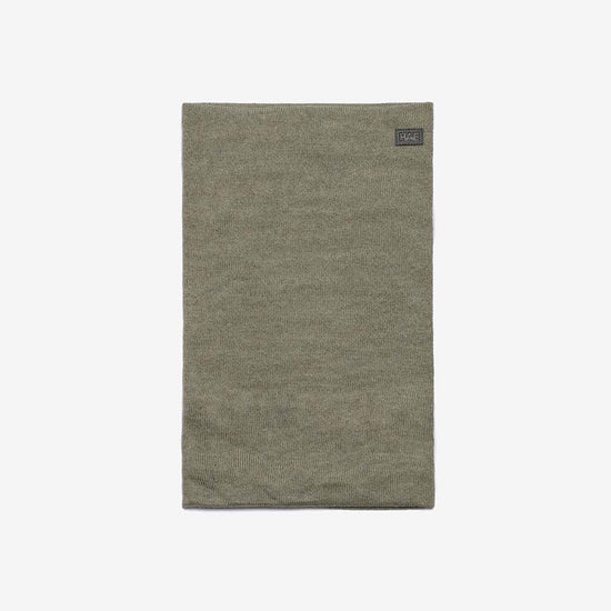 Den Neckwarmer gibt es auch in der Farbvariante Olive