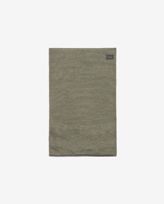 Den Neckwarmer gibt es auch in der Farbvariante Olive