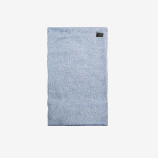 Schöner Merino Neckwarmer im kalten Eisblau