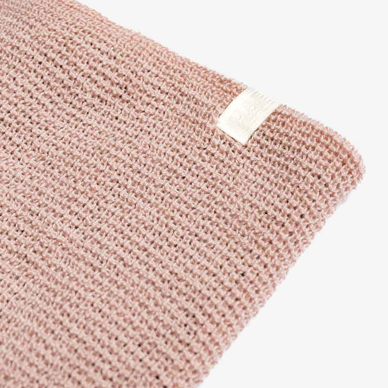 Detailansicht vom Woven Label in der Farbe Weiss