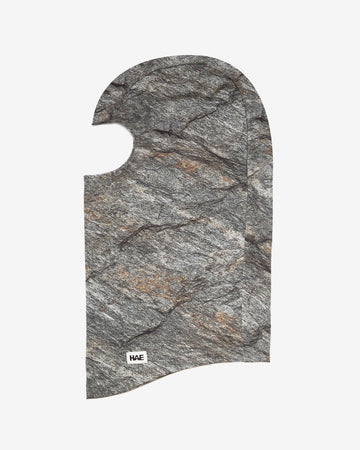 HAE The Stormerer Sturmmaske in Gneiss-Grau, Flat Lay – atmungsaktive Balaclava aus Polyester-Elastan-Mix für Skitouren und Wandern